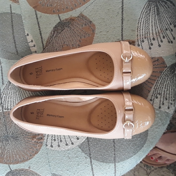 NWOT comfy beige memory foam flats. - Picture 4 of 4